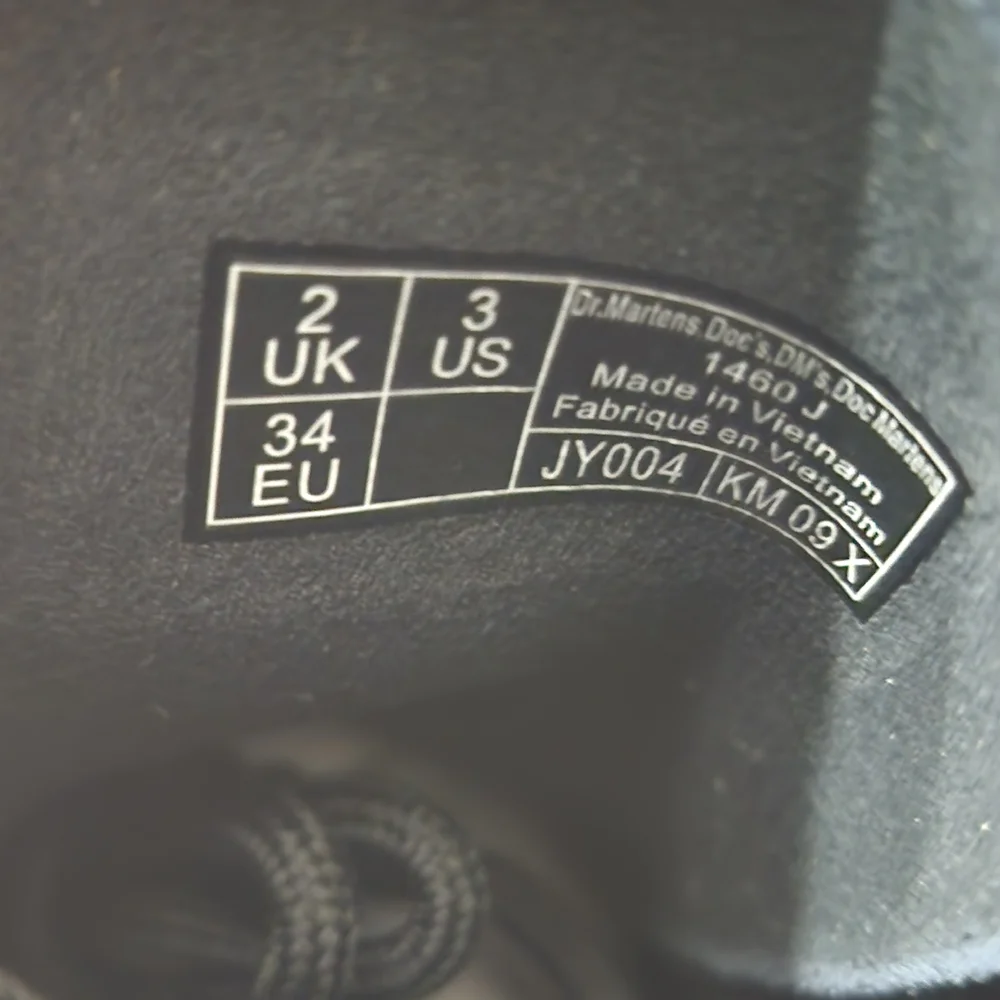 Dr. Martens 1460 8-Eye Patent Girls Boot - Picture 8 of 10